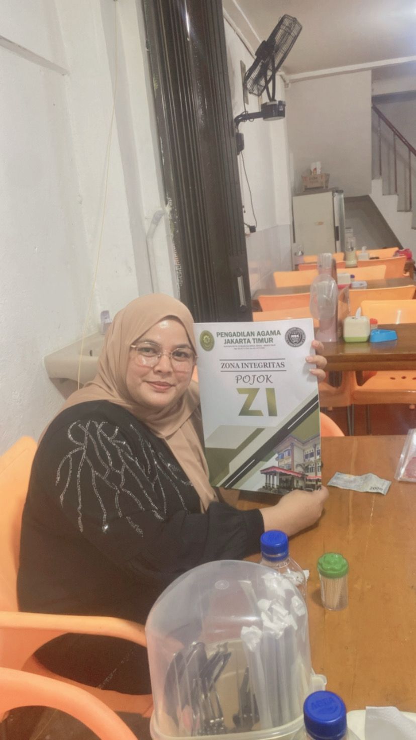 Penyerahan Akta cerai di tempat kediaman klien