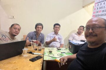 Dikantor membahas Penyusunan Duplik Tergugat .