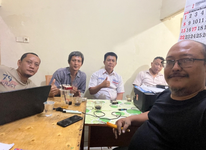 Dikantor membahas Penyusunan Duplik Tergugat .