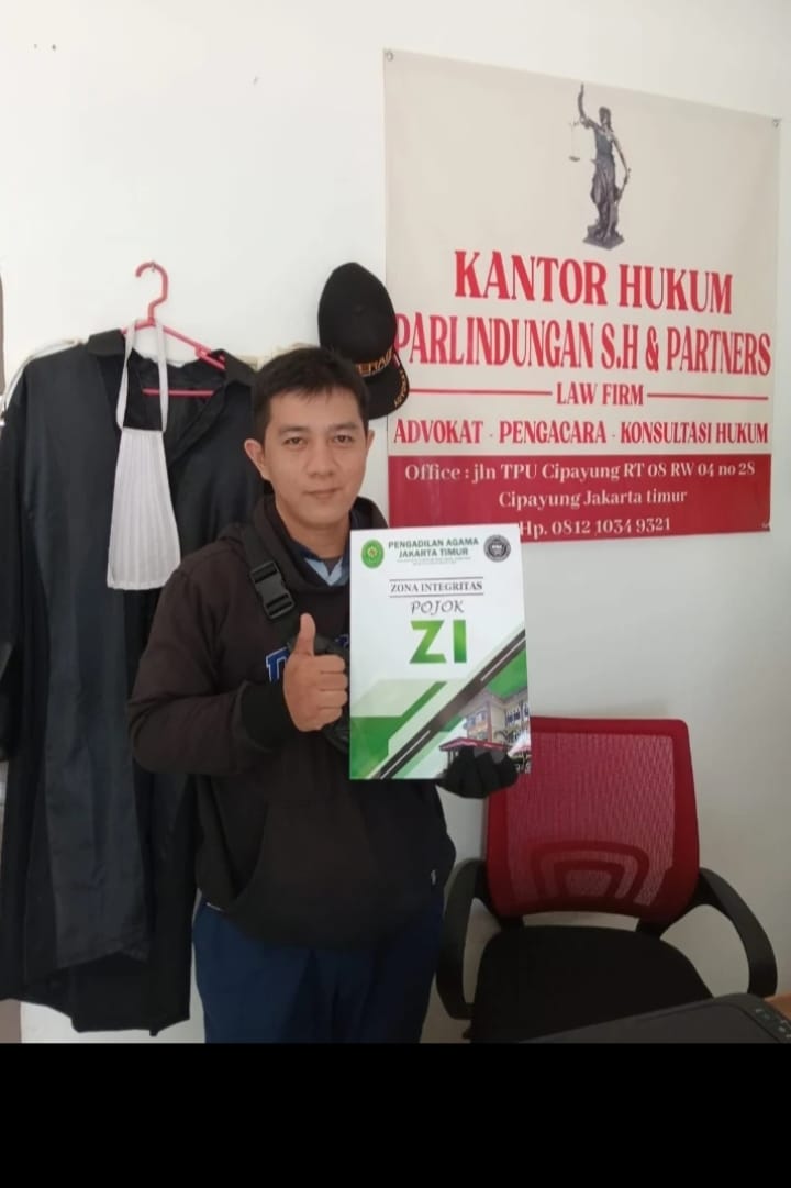 Penyerahan Akta cerai ke klien.